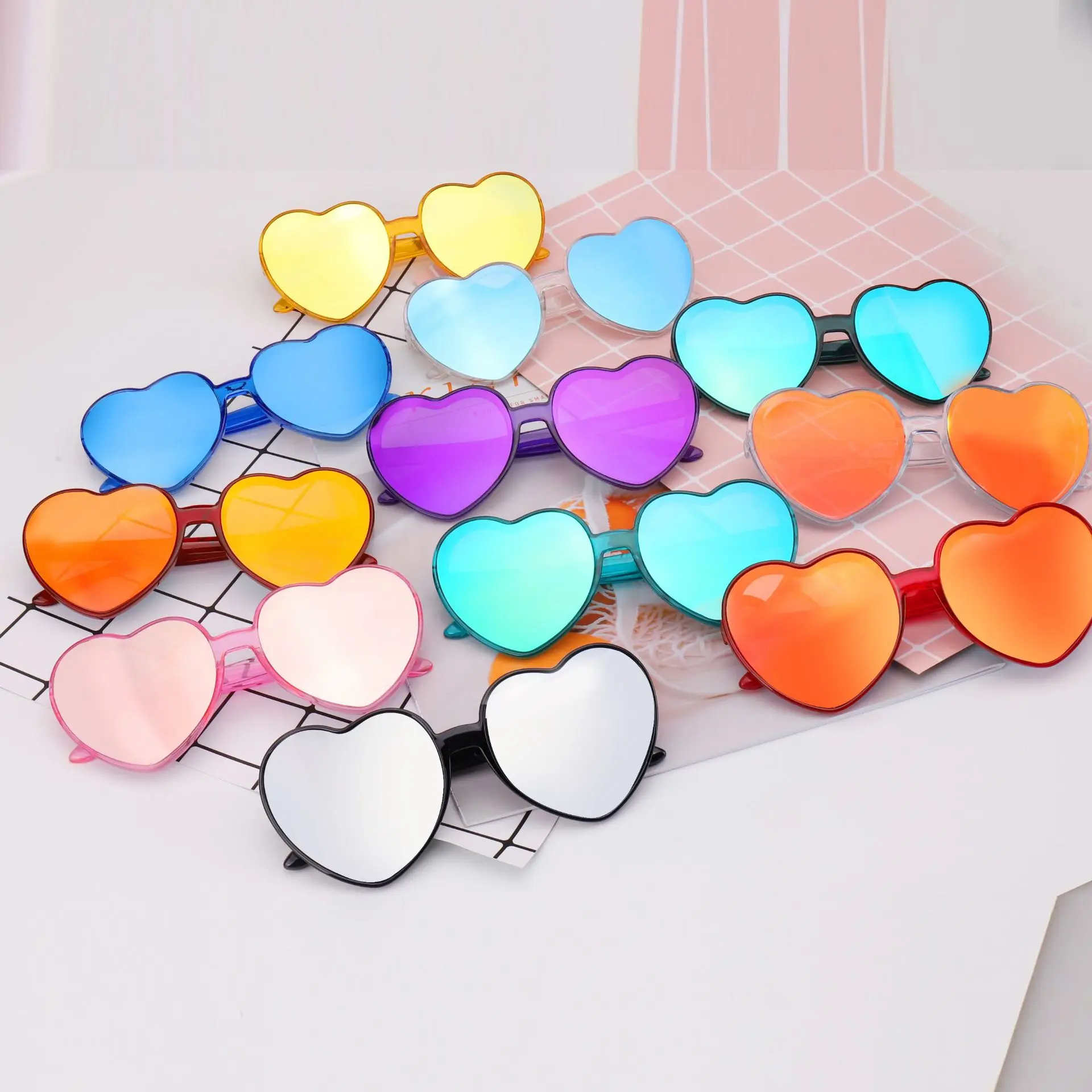 

LBAshades 2023 New Colorful Cheap Mirror Love Sunglasses Fashion Heart Party love&roses Sunglasses