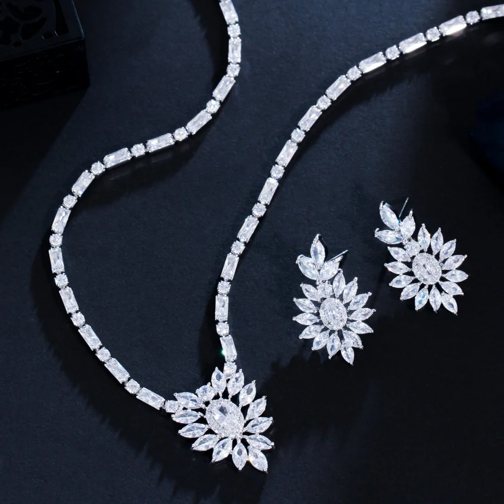 Stunning Cubic Zirconia Leaf Flower Necklace and Earrings Luxury Bridal Party Jewelry Set for Wedding Evening