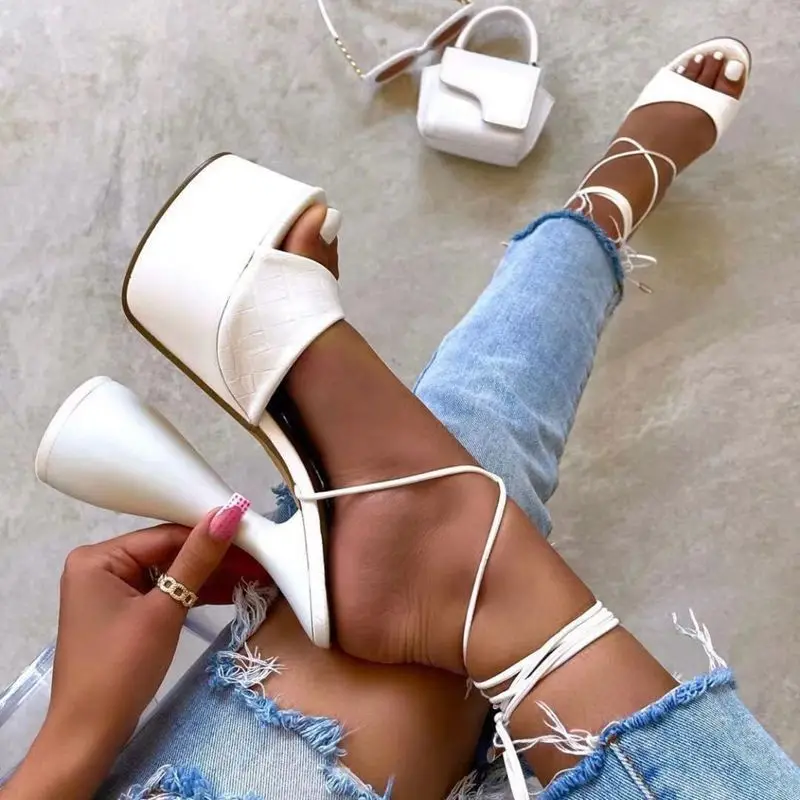 

2022 spring and summer new lace high heels gold round head high heel sandals for women wearing lace thick heel shoes