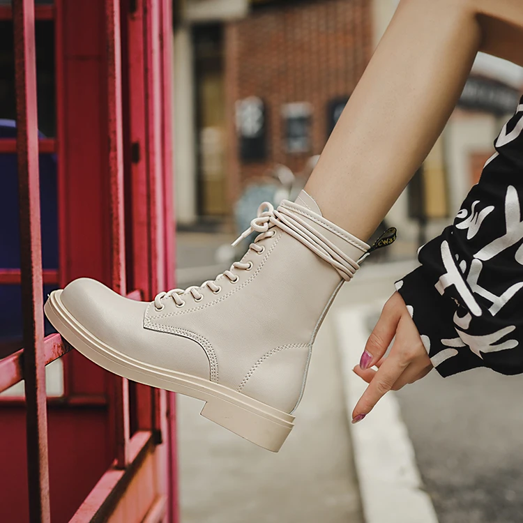 

2021 Hot Selling Female Autumn And Winter Boots Minimalist Style Temperament Keep Warm Fashion Women Winter Fashion Boots, White black