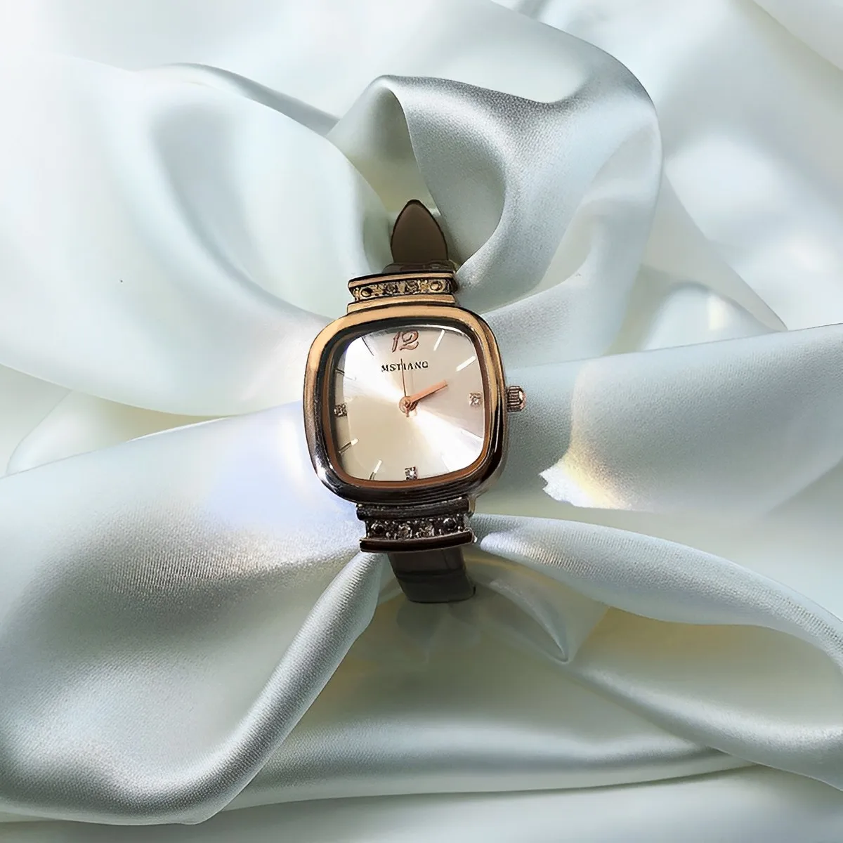 Rose Gold Diamond Embellished Luxury Women's Square Quartz Watch Simple Design Leather Band Wrist Watch with Alloy Case
