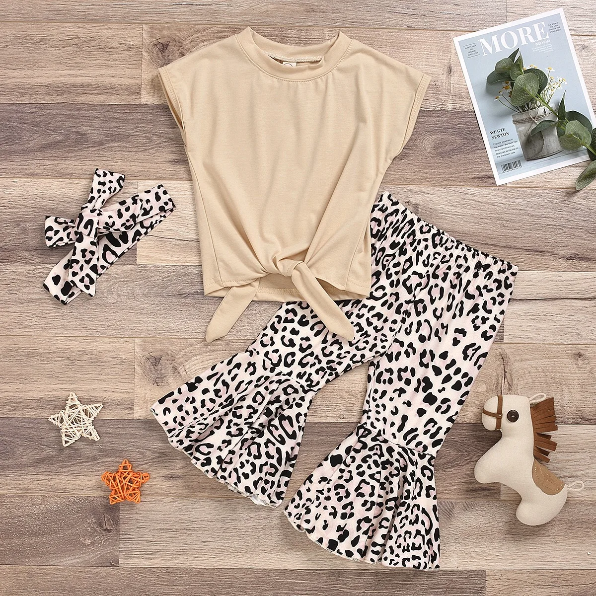 

New Boutique Summer toddler Girls 3 pcs clothing set solid top +leopard printed flared trousers + headband Sets for kids, Picture shows