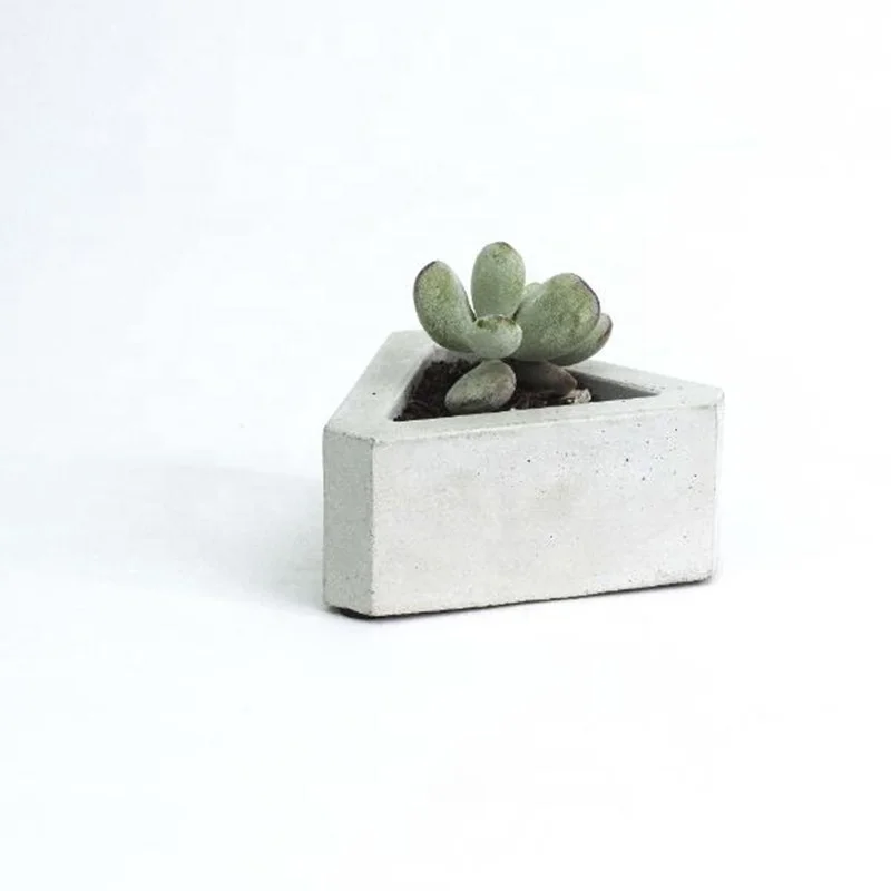 

3D Flowerpot Silicone Mold Handmade Triangular Concrete Mould for Succulent Plants Cement Plate Home Decoration, Random