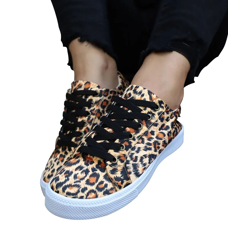 

Women's Leopard Canvas Shoes Low Cut Canvas Sneaker Plaid Casual Walking Shoes For Four Seasons