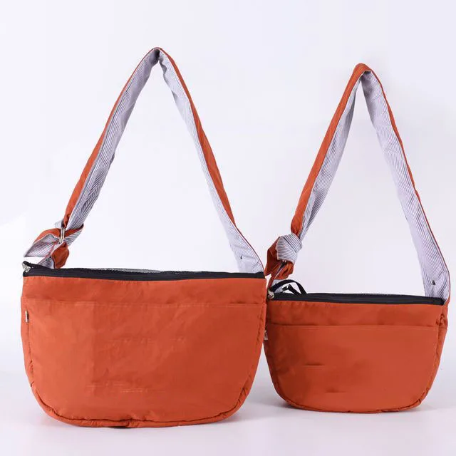 

Advocator OEM hot sale large capacity portable durable nylon scratch-resistant dog crossbody bag carrier, Customized color