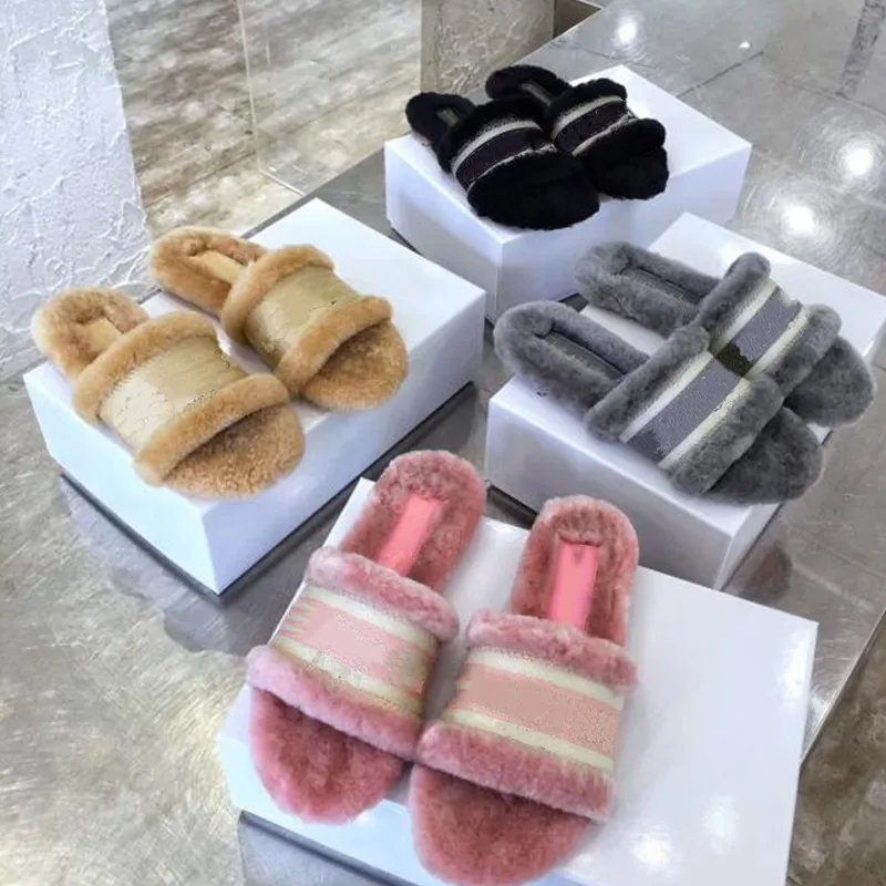 

2021 Female Colorful Fur Luxury Wedge Fashion slide sandal Platform sandals for women and ladies