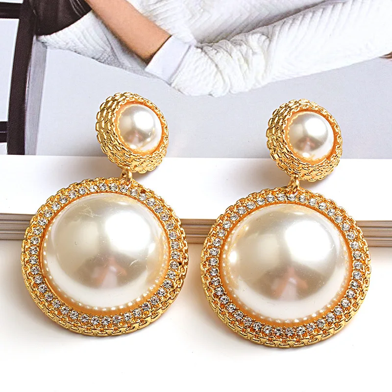 

European and American fashion earrings with diamonds large round pearls gold and silver female earrings accessories wholesale