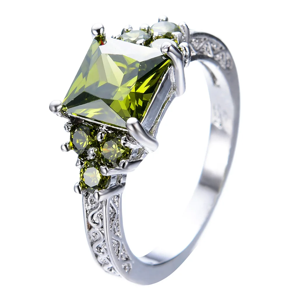 

Sandro Ring female square color zircon ringg