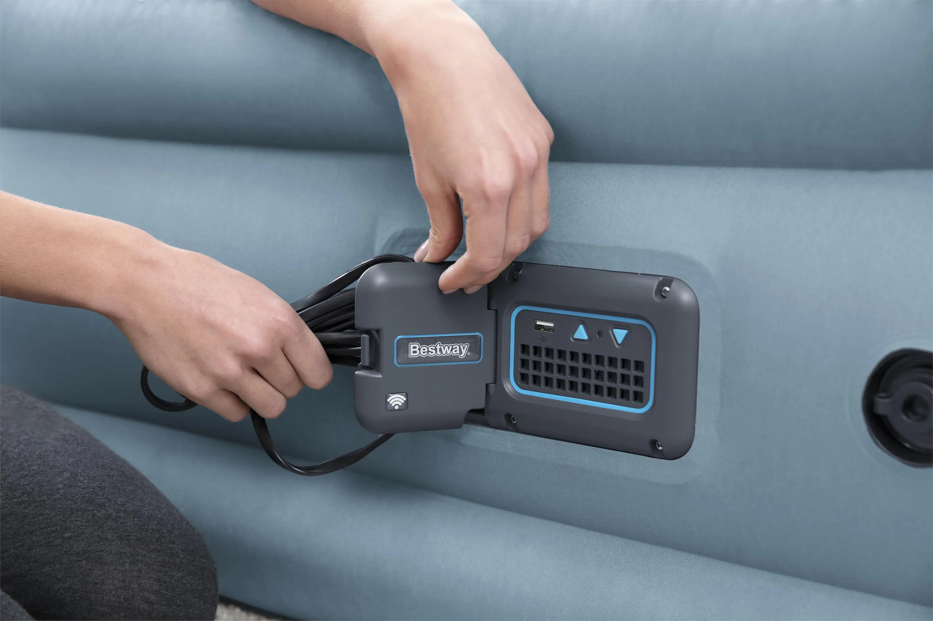 Bestway 69060 Fortech Queen Airbed With Built-in App-controlled Ac Pump ...