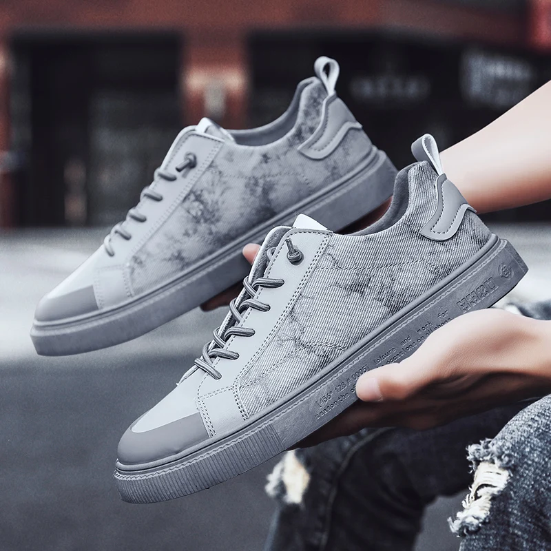 

Couple's sports and leisure cloth shoes