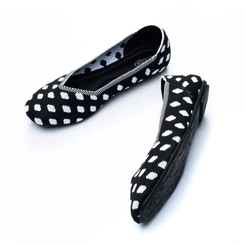 

The women fashion square toe woven upper with round dots comfortable insole flat ballet shoes, Black/grey