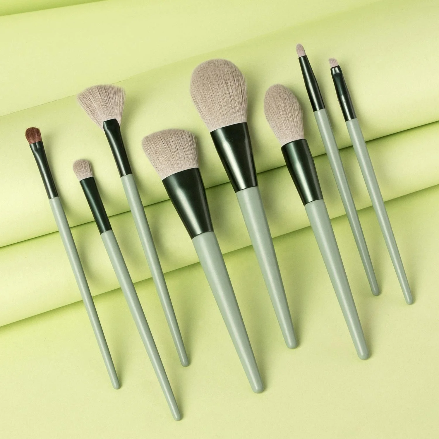 

Design Hot New 8 Pieces Makeup Brush Eyeshadow Powder For Girls, Pics