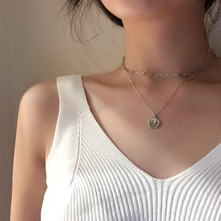 

Paper Clip Design Gold Plated Necklace Queen Head Neck Chain Choker, Layered Pendant Statement Necklace for Women Girls wenyii, Picture