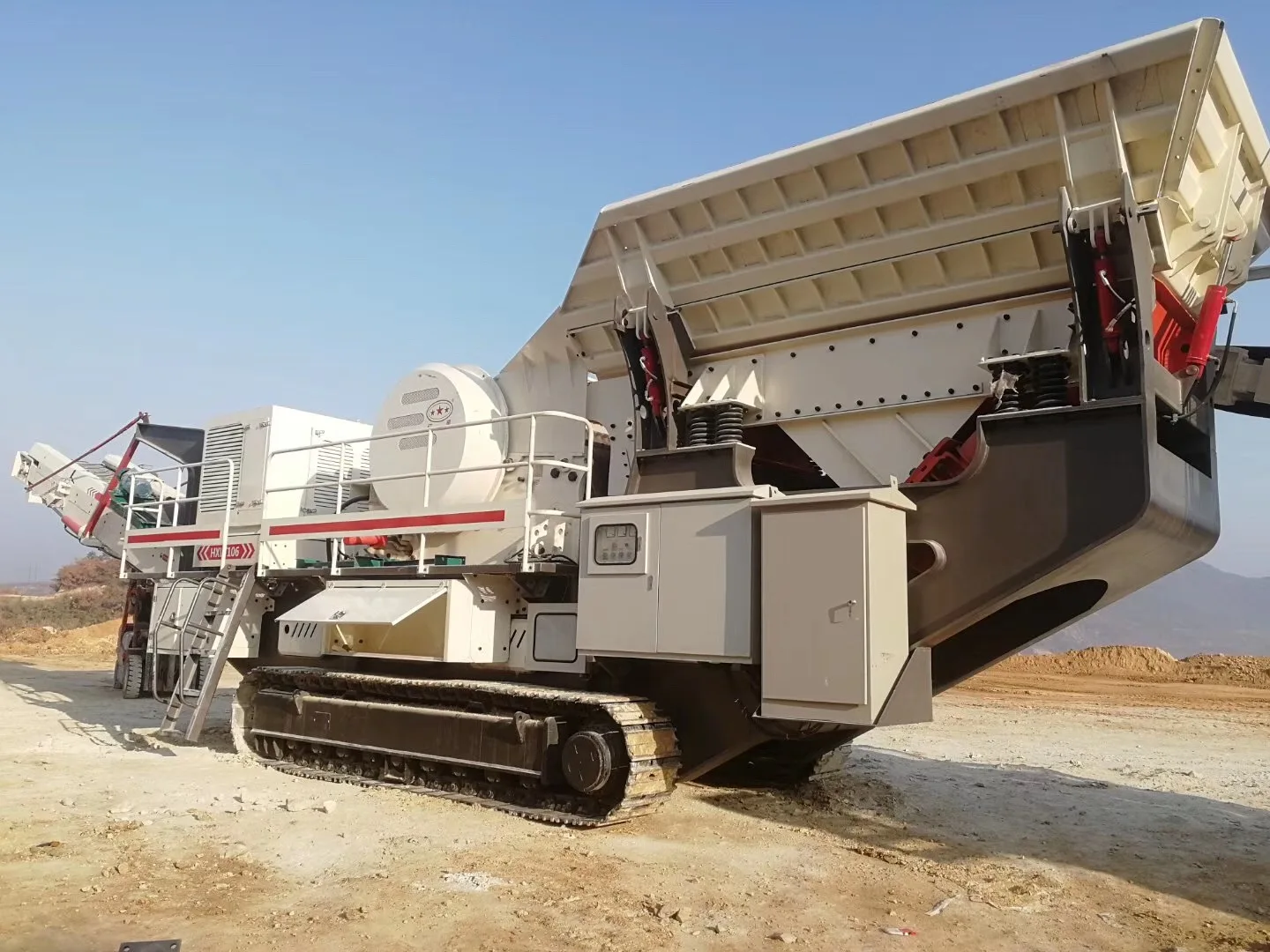 Crawler Mobile Crusher Quarry Rock Crusher For Sale Buy Crawler