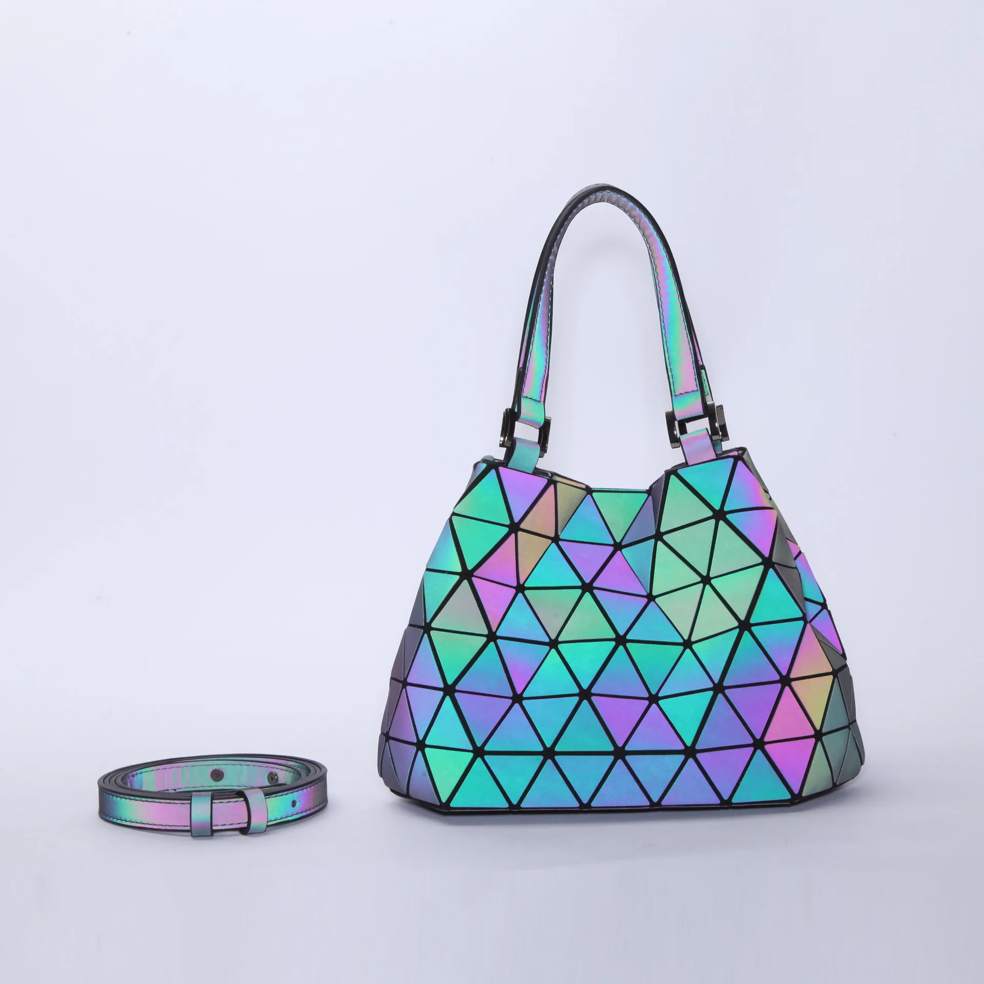 

2021 Brands Designer Women Shoulder Bag Fashion Laser Luminous Chain Strap small Messenger Bag Geometric lattice Clutch purse, Customized color
