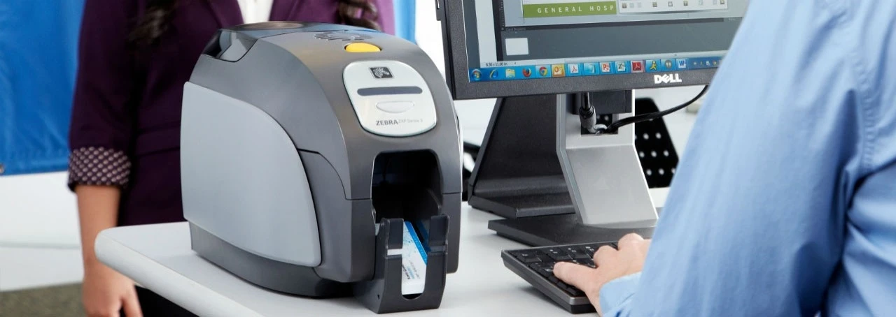Impresora de Tarjetas de PVC Auto + 50 bandejas - USD Estampados e  impresiones