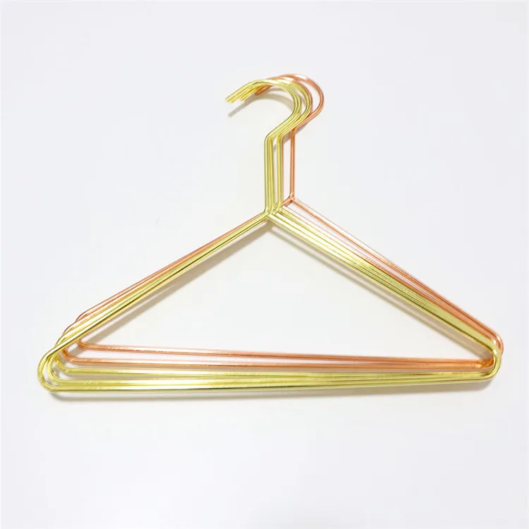 retail hangers (1)