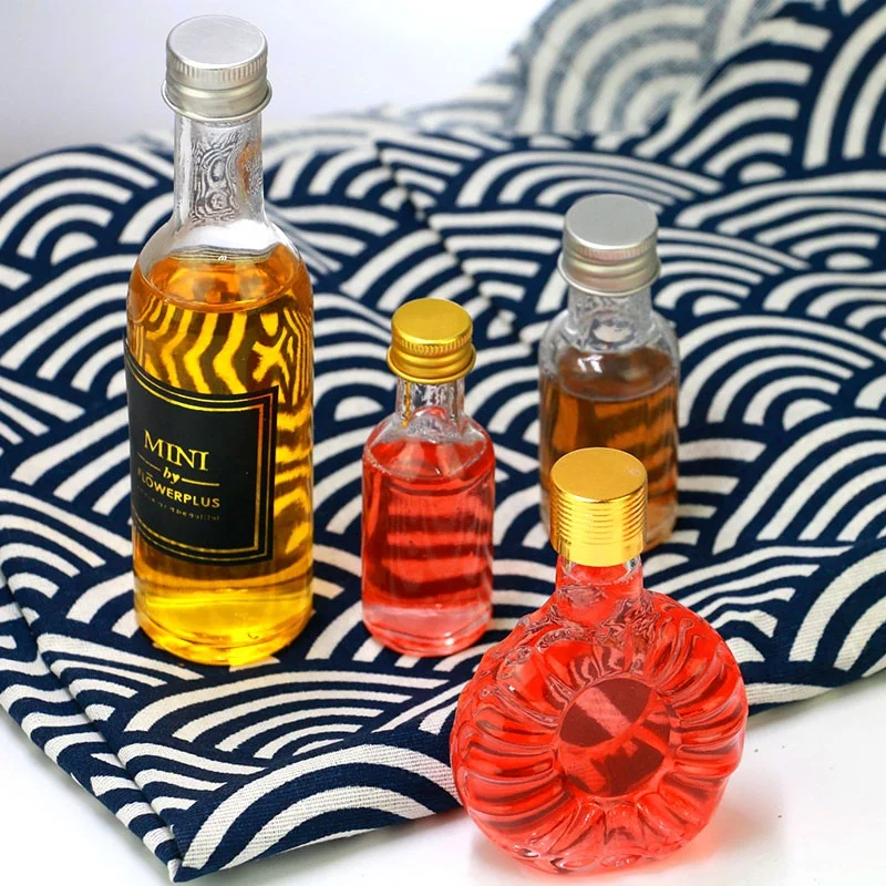 
50ml Mini Glass Bottle Alcohol Drink Liquor Wine Rum Miniature Bottle With Screw Lid For Spirits 
