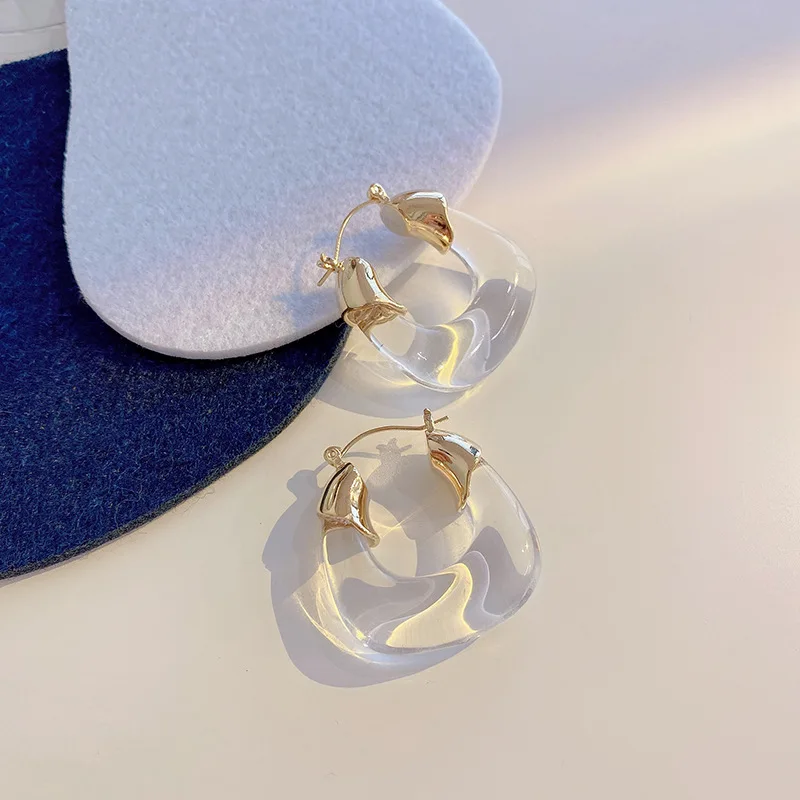 

Vershal A492 French Style Gold Plated Retro New Trend Clear Resin Hoop Earrings For Women 2021