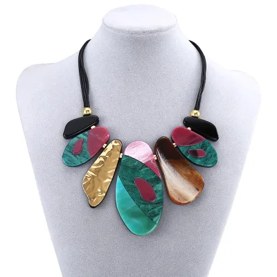 

Vintage Tribe Chunky Collar Necklace, Geometry Acrylic Pendant Bib Statement Necklace Multicolor Costume Jewelry for Women