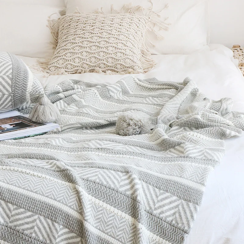 Soft Knitted 100% Cotton  Bohemia for Home  Decoration Warm  Pom Tassel Knitted Throw Blanket Hem