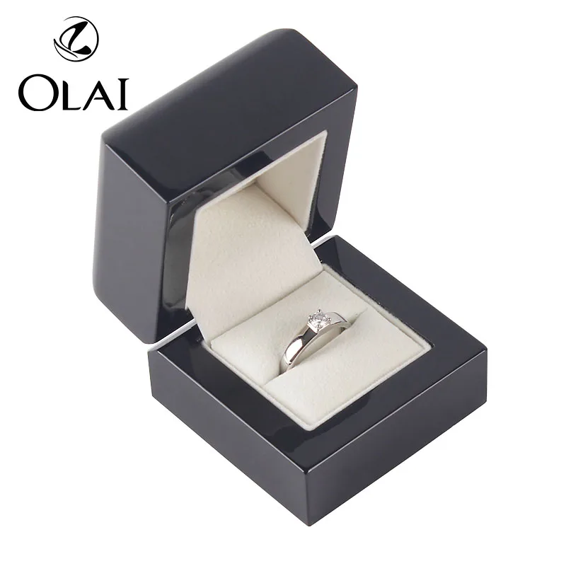 

Luxury stock high gloss black wooden ring pendant bracelet Jewelry set Packaging Box Customized Wood Jewelry Box For Gift