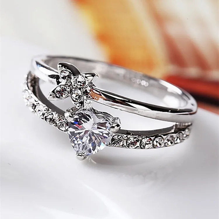 

2021 jewelry rings Fashion Jewelry Love Daisy Pave Heart Shape CZ Topaz Ring