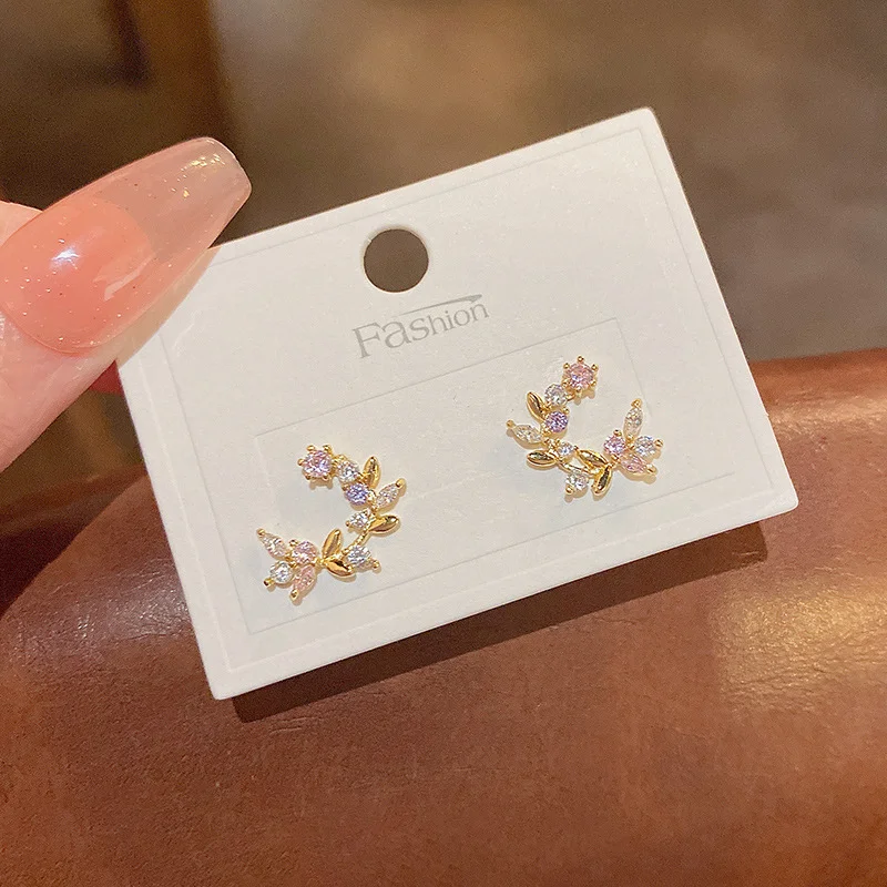 Top-selling Dainty Leaf Flower Earrings Temperament Gold Beautiful Earing Personality  Woman Earrings 2022