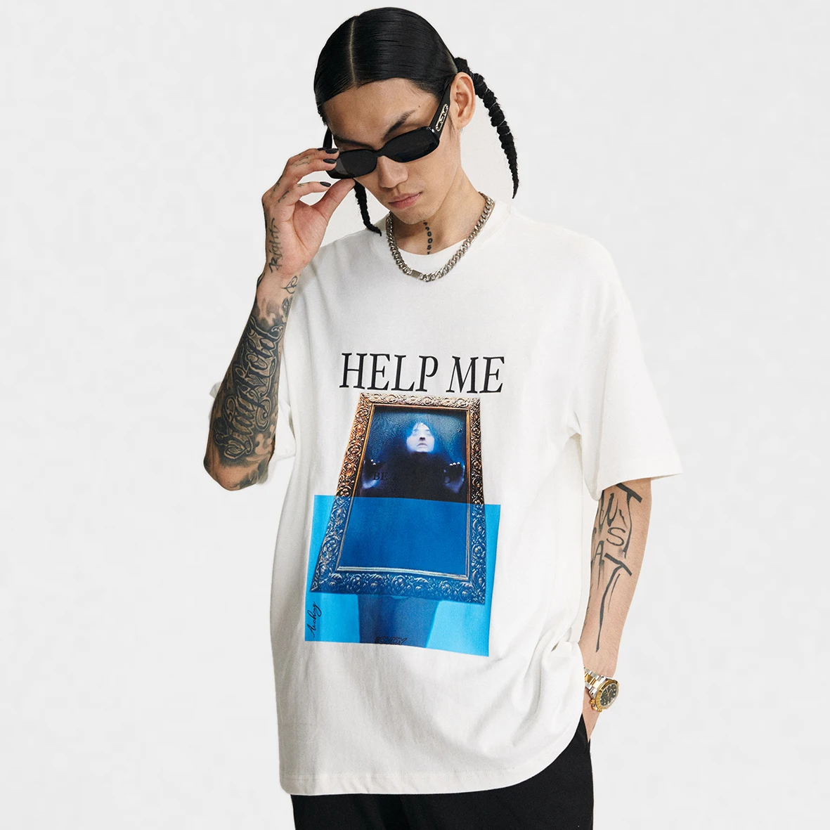 

High Quality 240G White And Black Unique Best Quality Men Tshirts With Logo Custom Logo Screen Printed Garment