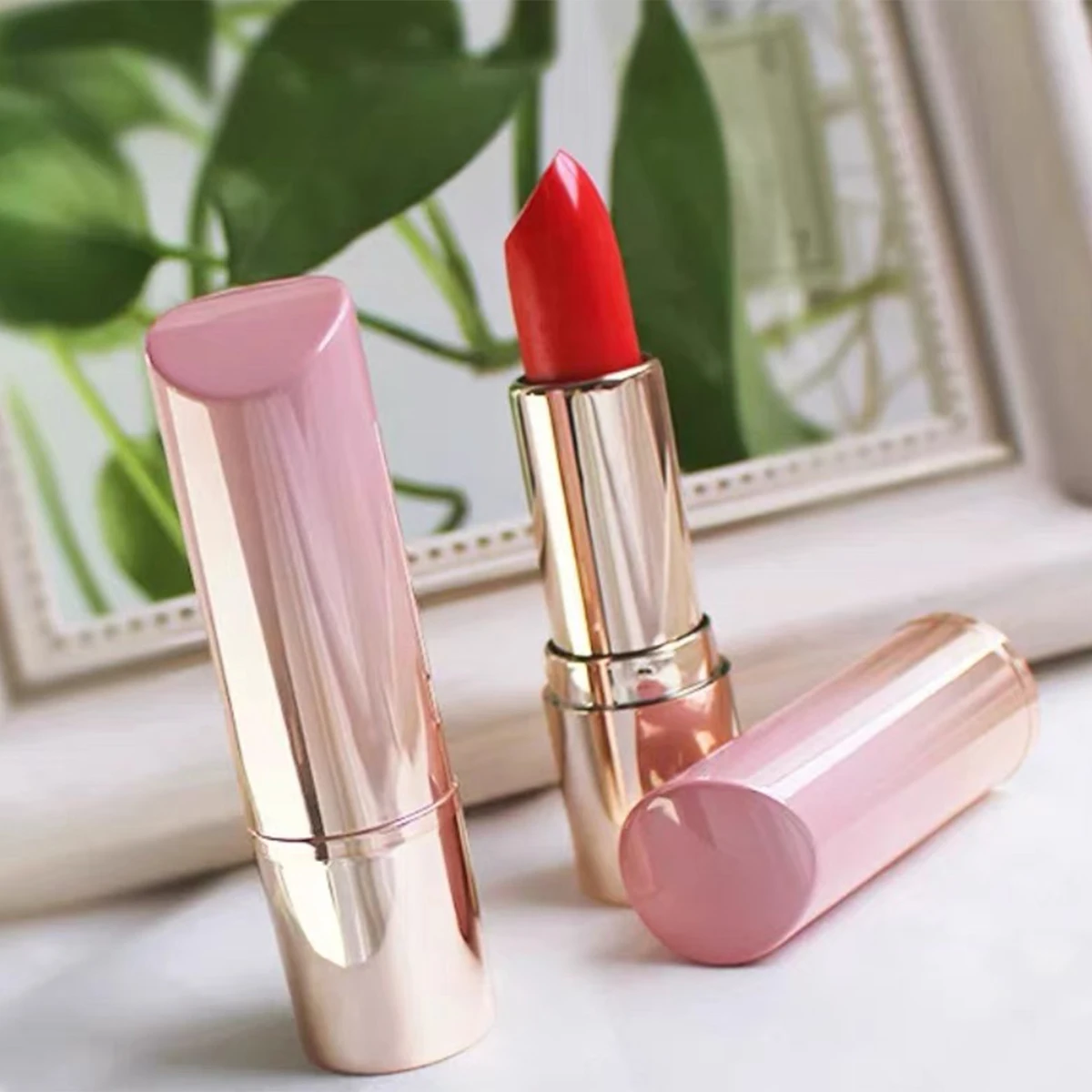 2026 OEM /ODM the Best Selling Vegan Matte Glitter Lipstick Lipstick with Gradient Pink Packaging