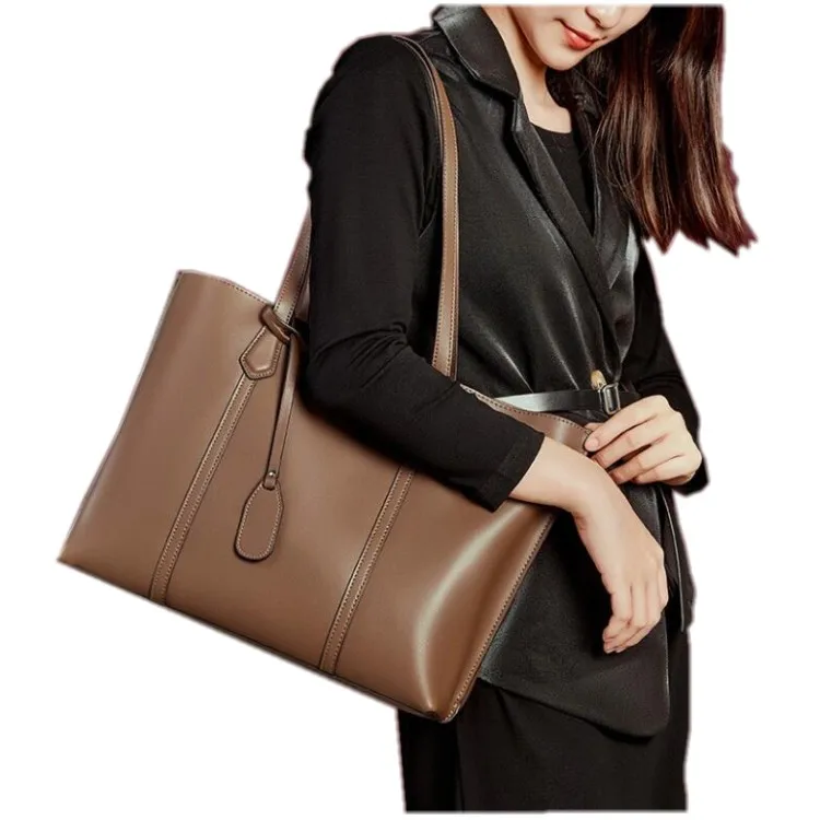 

Large Capacity Soft Leather Shoulder Bag Tote Bag Women Design Handbag Women Bag