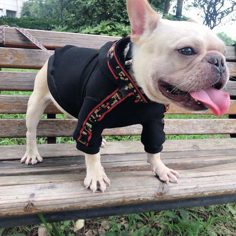 

Pet black tide brand sweater luxury fashion hoodie new designer two-legged clothes for dog wholesale French bulldog apparel