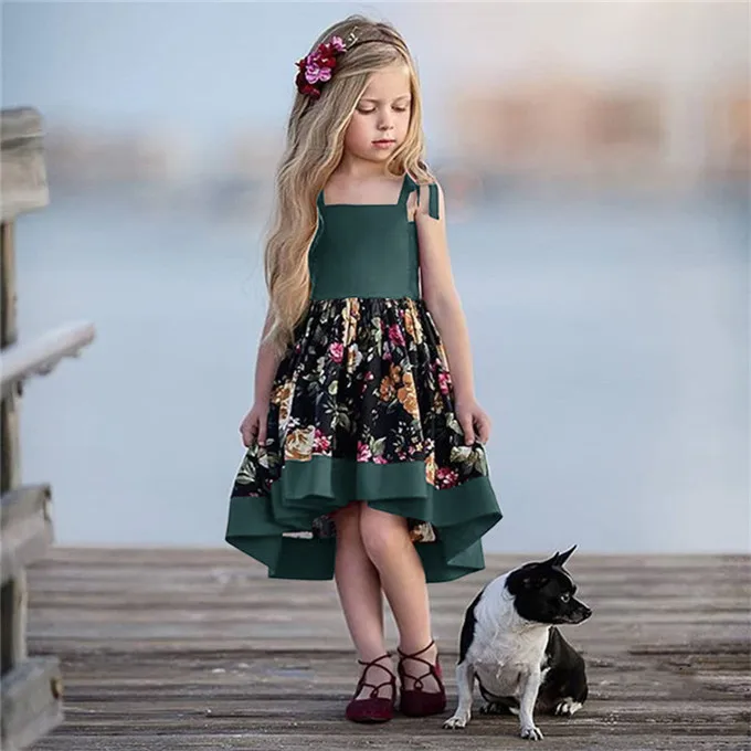 Маленькие дети в модной одежде