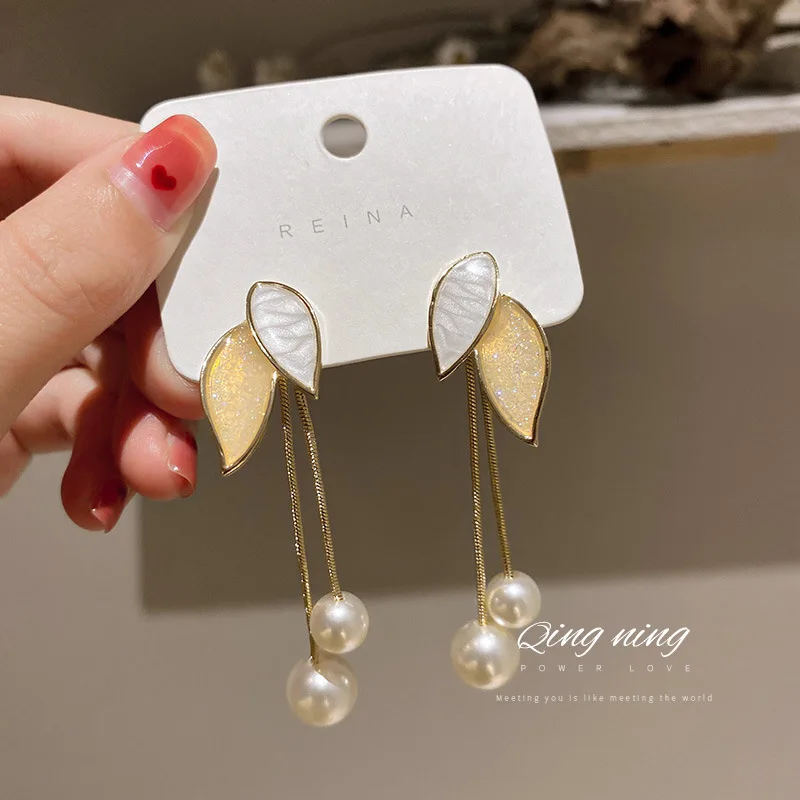 

trendy fashion women gold plated leaf earrings