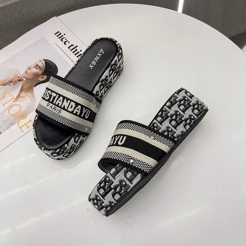 

Sandals For Women And Ladies Slide Thick-soled Chunky Heel Platform Sandals Oem Bedroom Slippers Platform Women's Slippers, Brown/white