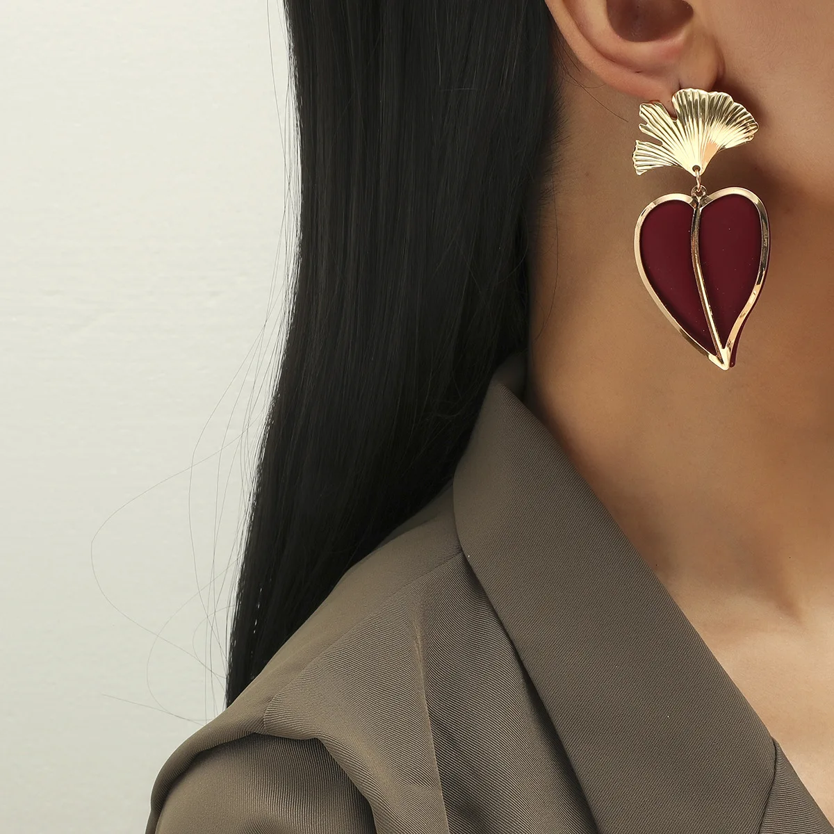 

Vintage Red Hearts Gold Maple Leaves Enamel Heart Stud Earrings for Women Jewelry Statement Jewelry Brincos Gifts