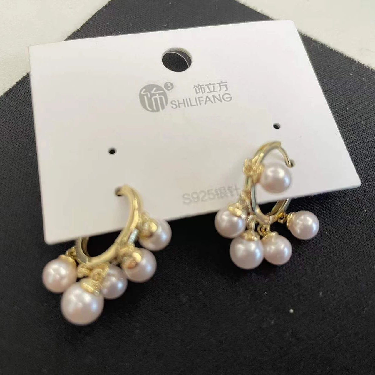 

Gold Circle Pearl Hoop Earrings Cluster Pearl Charm Earrings Hoops Bohemia Pearl Earrings for Women 2022, Gold plated