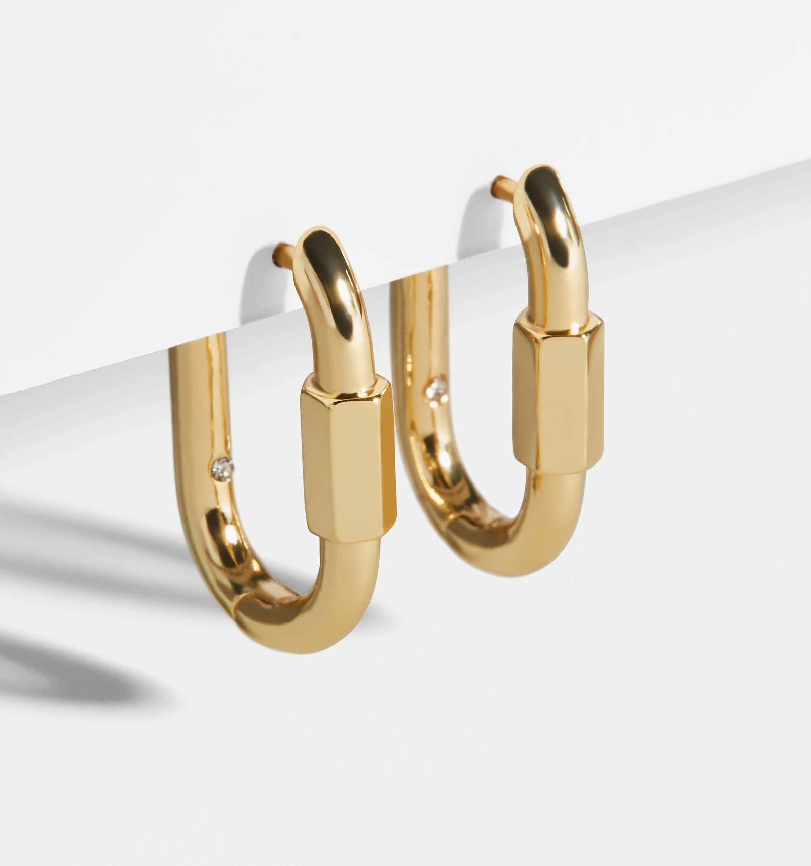 

Barlaycs 2020 New Fashion 14k Gold Plated Chain Huggie Hoops Earrings for Women Jewelry