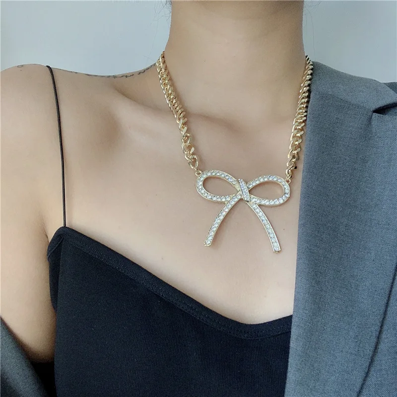 

DANYUAN flash big crystal bow bowknot pendant necklace thick chunky cuban chain necklace nightclub hip-hop hisster chain, Picture
