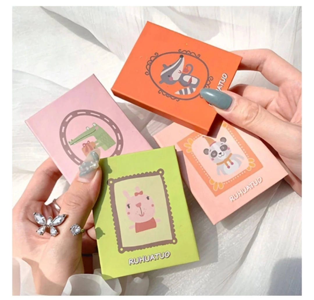 

Mini 4-Color Animal Eyeshadow Palette Glitter Pearly Sequins Matte Eye Makeup Cute Lasting Eyeshadow Palette