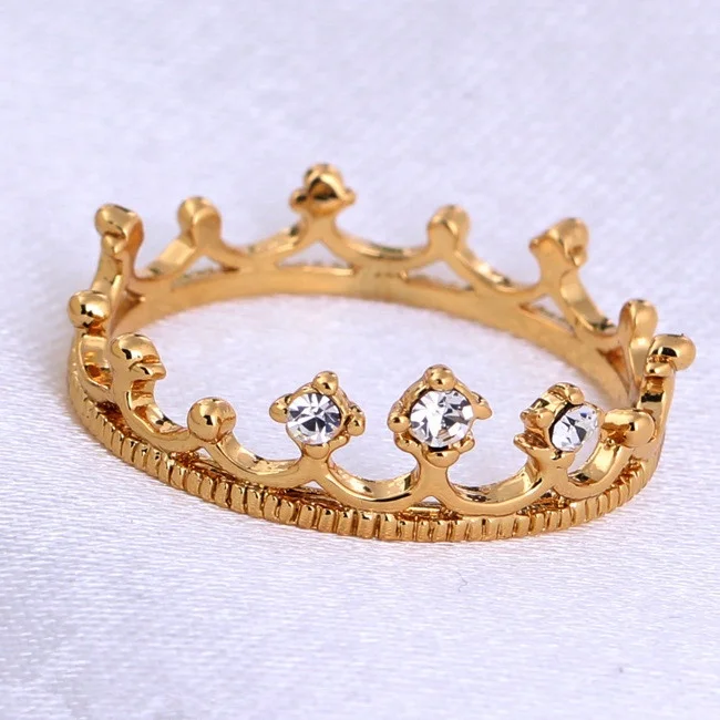 

Women's Crown Zircon Ring Personalized Hollow Fashion Ring Electroplated Copper Lace Ring, Yellow