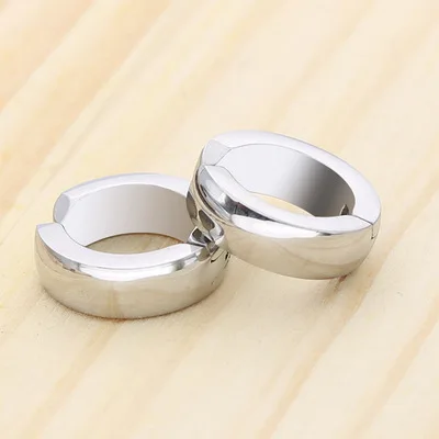 

Korean version of fashion arc face without pierced ear clip titanium steel flat round double-sided earrings