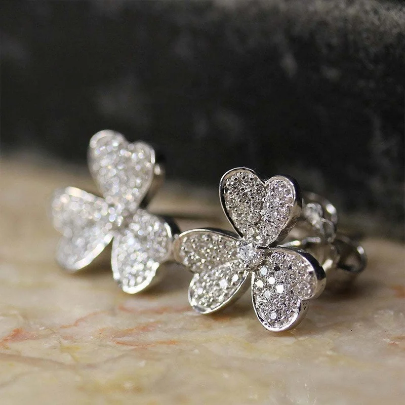 

Gorgeous 3 Petal Stud Earring for Women Dazzling Crystal Zircon Stylish Design Fancy Gift for Girl Versatile Earrings