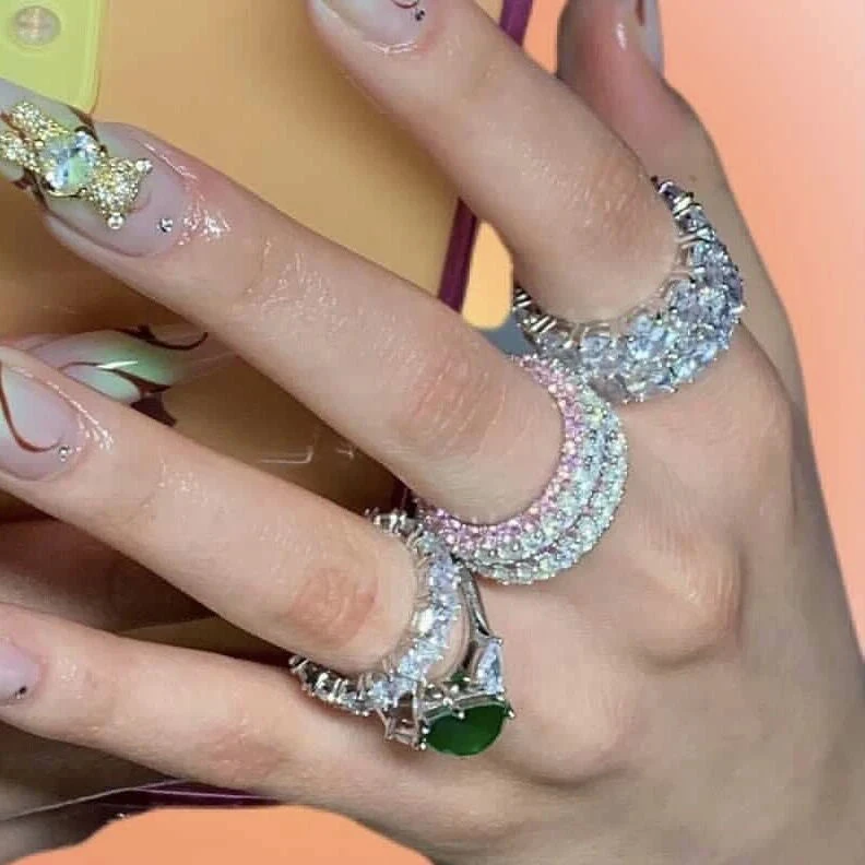 

2021 fashion design bling bling shine women jewelry pave cz pink with silver diamond women wedding ring