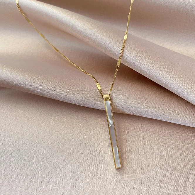 

2020 fashion pearl square necklace pendant gold