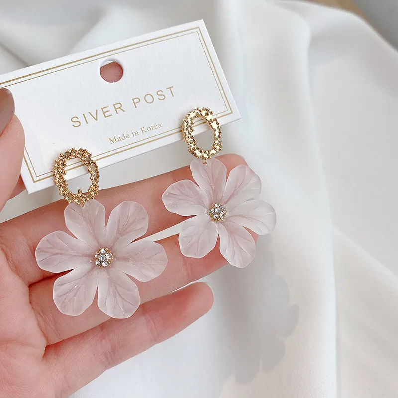 

Dainty Personalized Elegant Flower Shape Acrylic Earrings Acetate Acrylic Petal Flower Stud Earrings, Picture