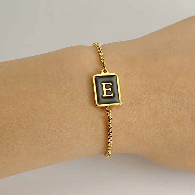 

Factory Rectangular 26 Letter 18K Gold Initial Charm Initial Bracelet Alphabet Stainless Steel Adjustable Mother Shell Bracelet