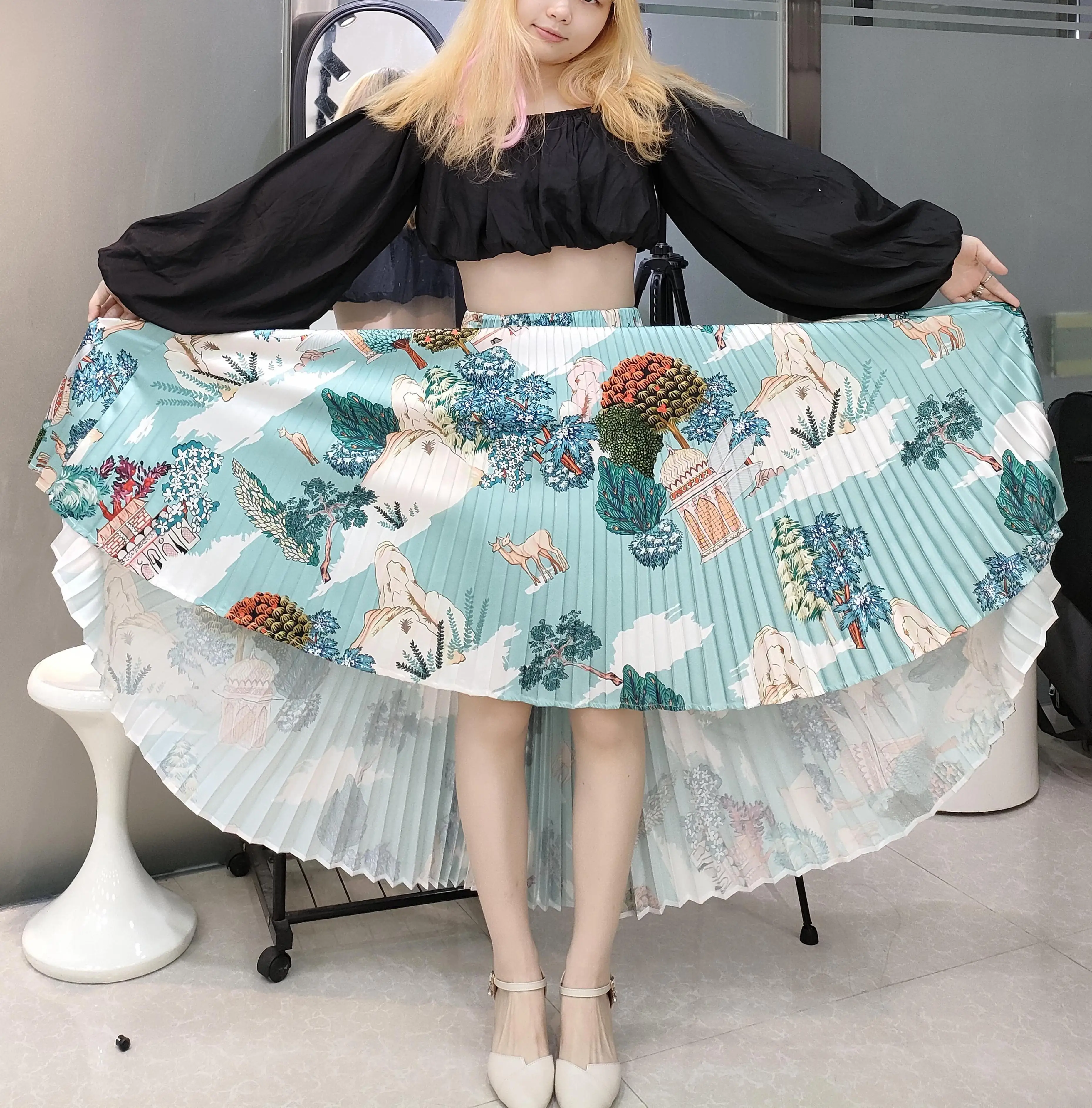 

2022 Factory Custom High Waist Print Large Size Satin Pleated Skirt Women's Pleated Maxi Skirt