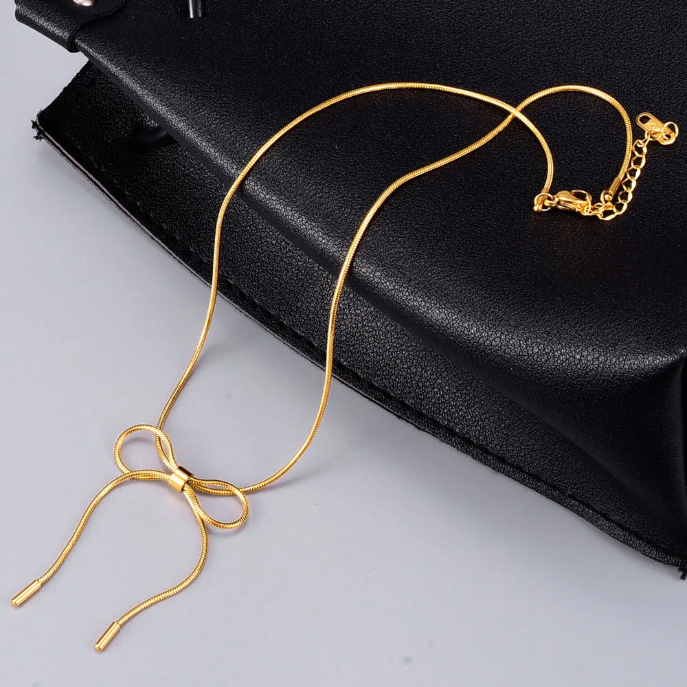 

Fashionable Design 18k Gold Plated 316L Titanium Steel Bowknot Necklace European Bow Snake Bone Chain Necklace