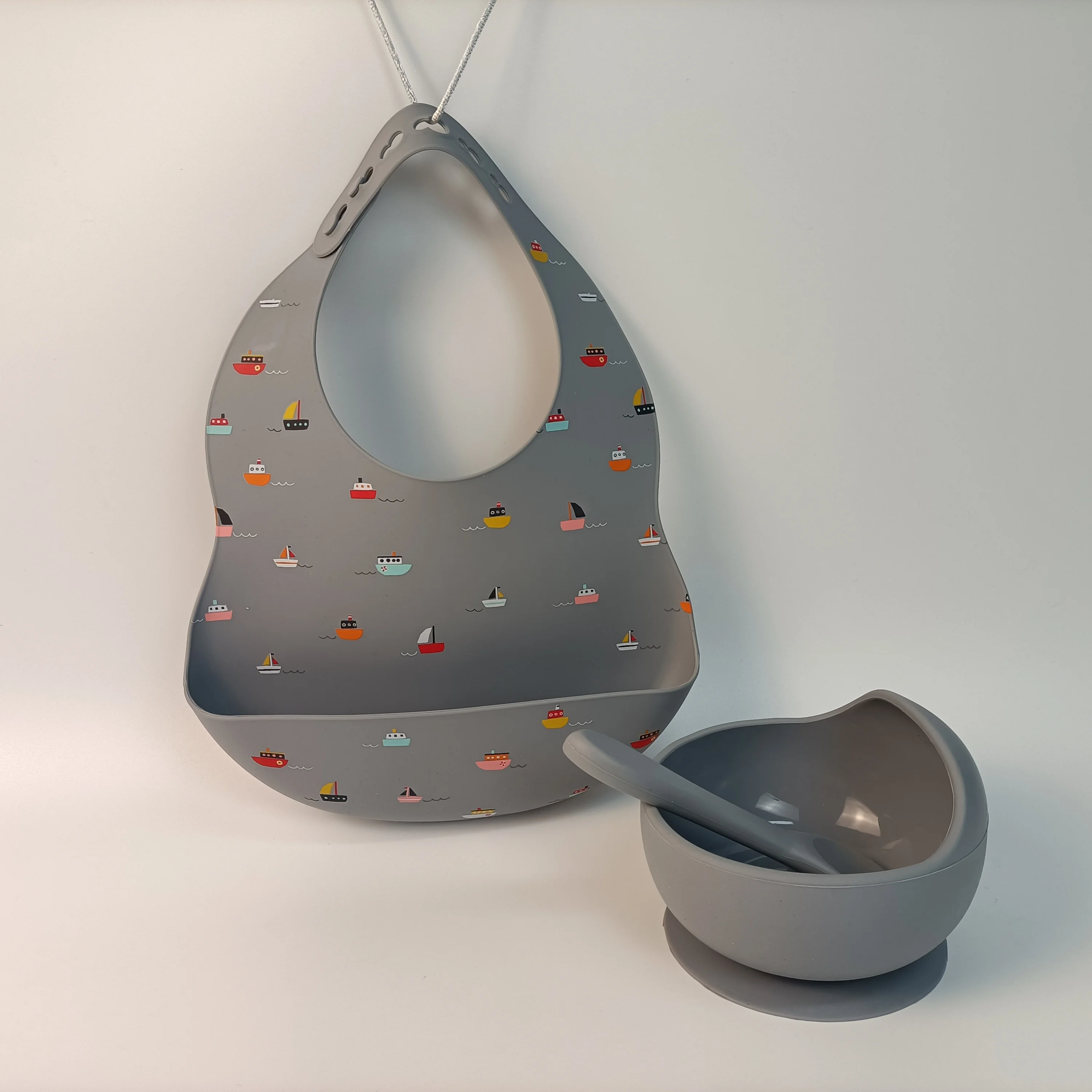 

3 Pieces Amazon Hot Selling And Manufacturer Silicone Bibs Set Personalized Baby Silicone Bib With Bowl & Spoon, 4 regular color
